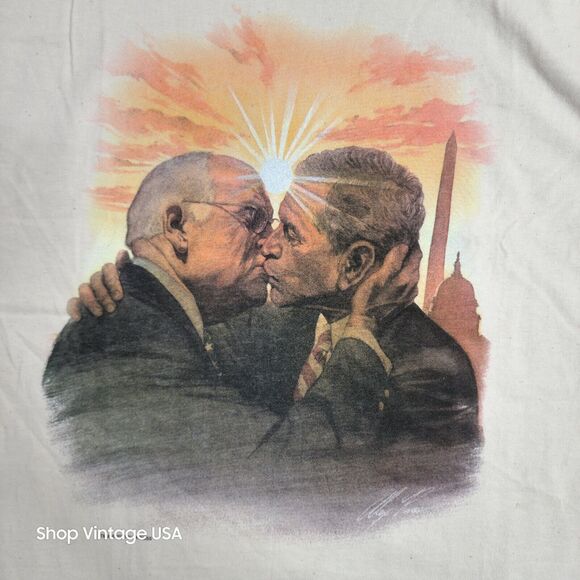 2006 George Bush Kissing Bill Clinton by Alex Ross Graphitti T-Shirt Medium Rare - Picture 2 of 16